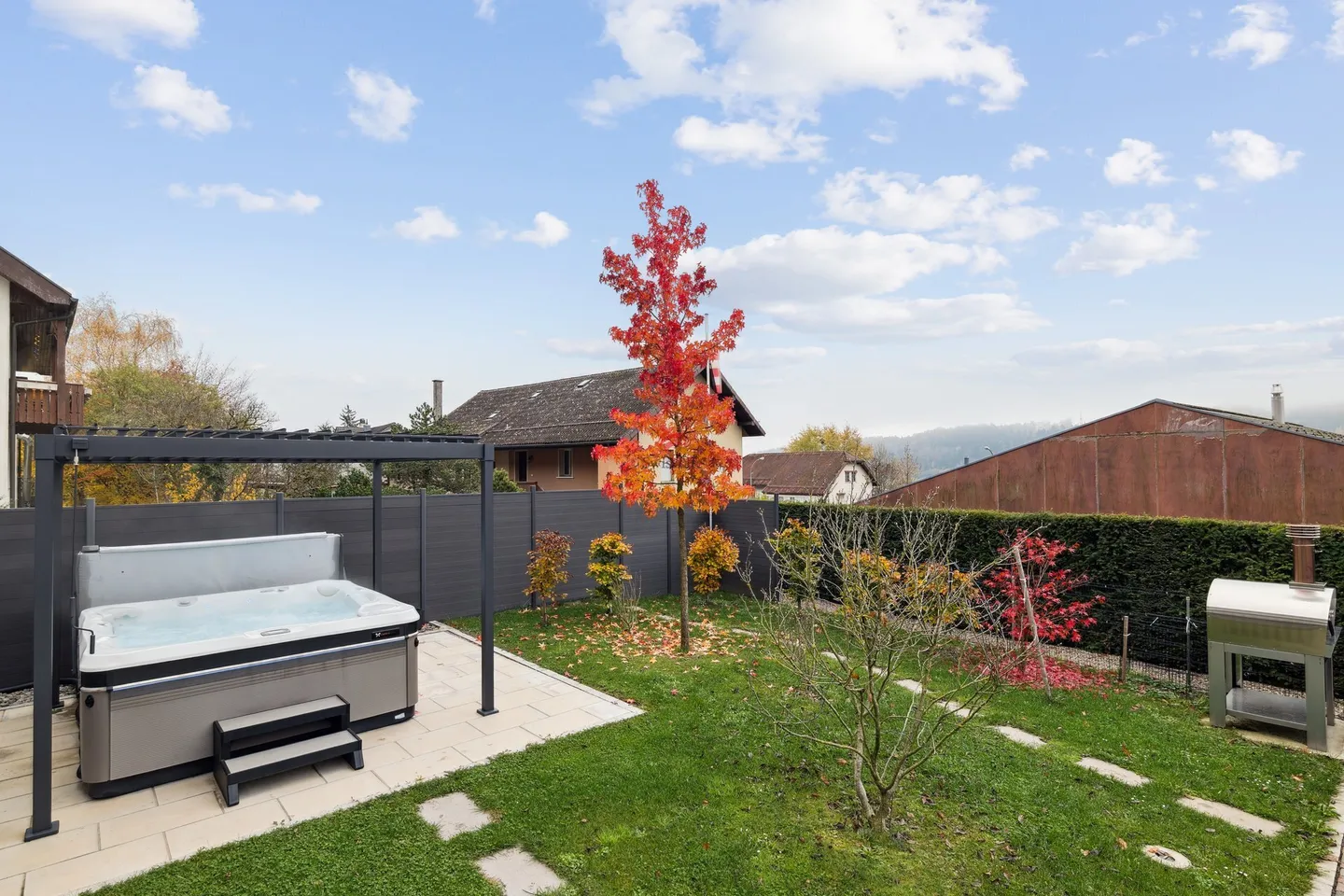 Two-family house with luxurious expansion standard - Photo 12 of 14