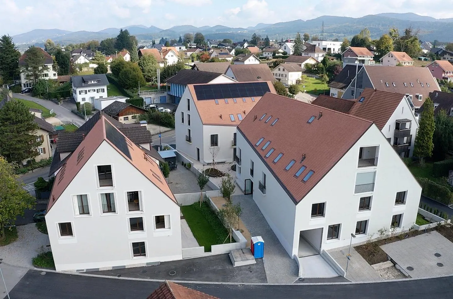 Appartement 2.5 pièces avec grande terrasse dans un nouvel immeuble attrayant - Photo 4 sur 6