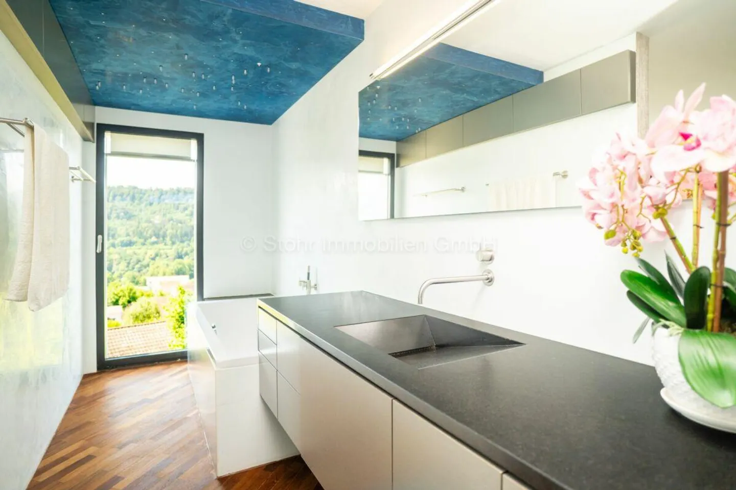 Elegante 10-Zimmer-Villa mit Kunst - Foto 11 von 30