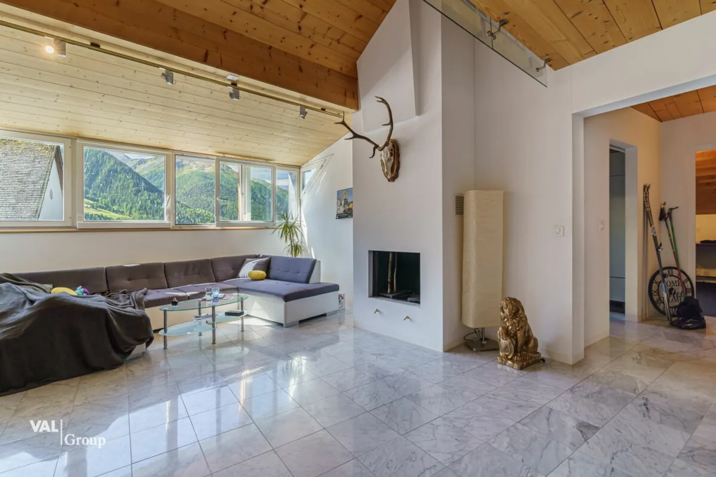 Attique attrayante avec galerie et standard d'aménagement de haute qualité - Photo 1 sur 13