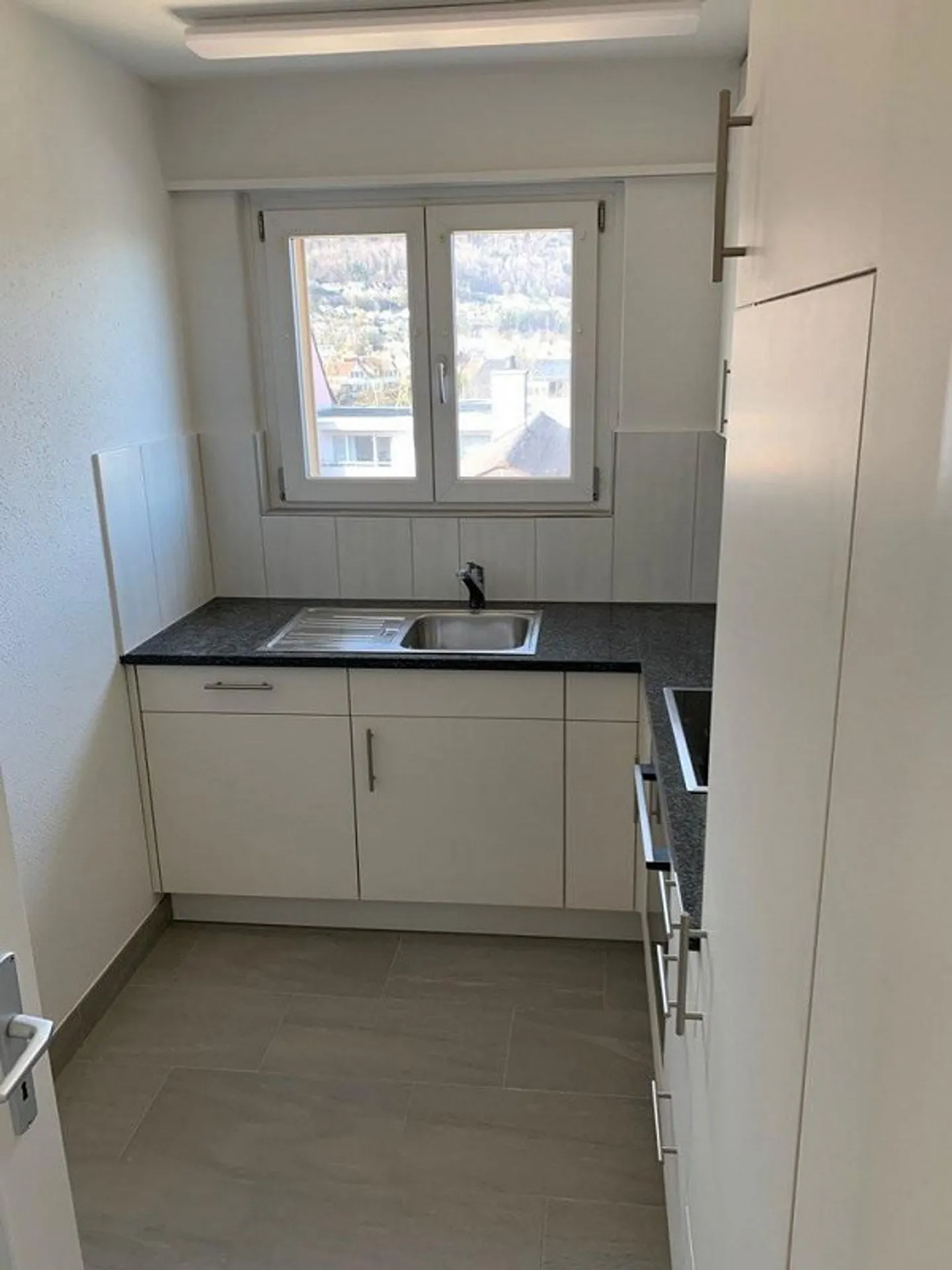 Bright and spacious 2-room apartment - Photo 4 of 6