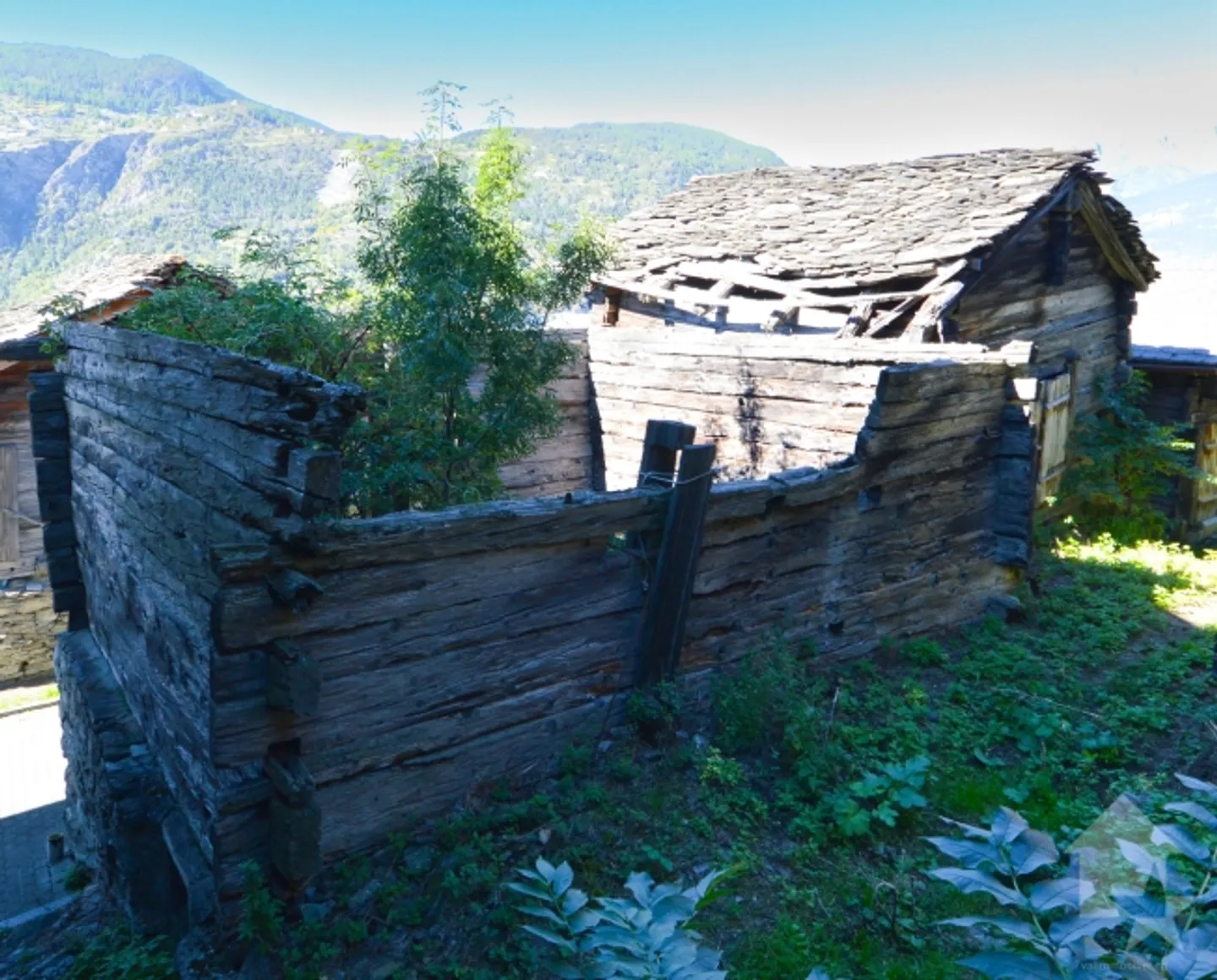 «Charmant grenier et ancien mayen avec projet de rénovation» - Photo 9 sur 12
