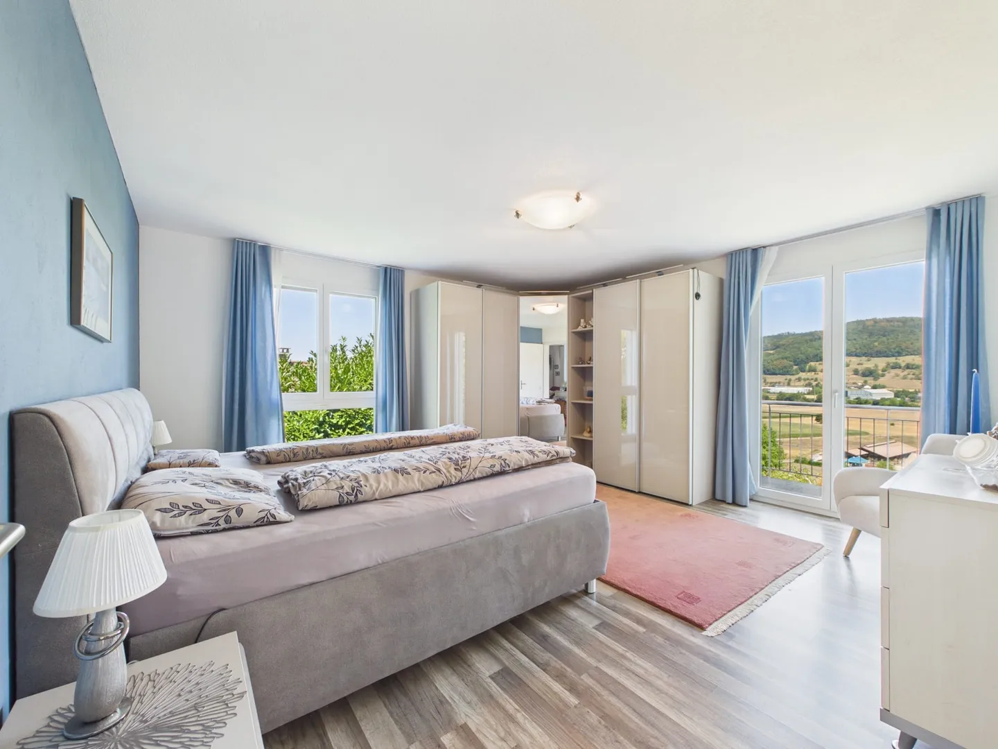 Well-maintained single-family home with plenty of space and maximum privacy - Photo 7 of 10