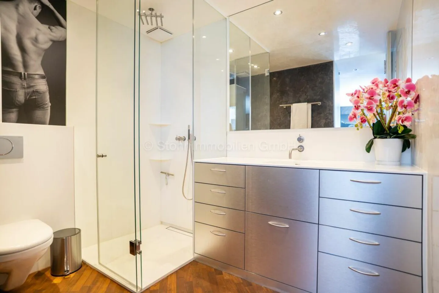 Elegante 10-Zimmer-Villa mit Kunst - Foto 28 von 30
