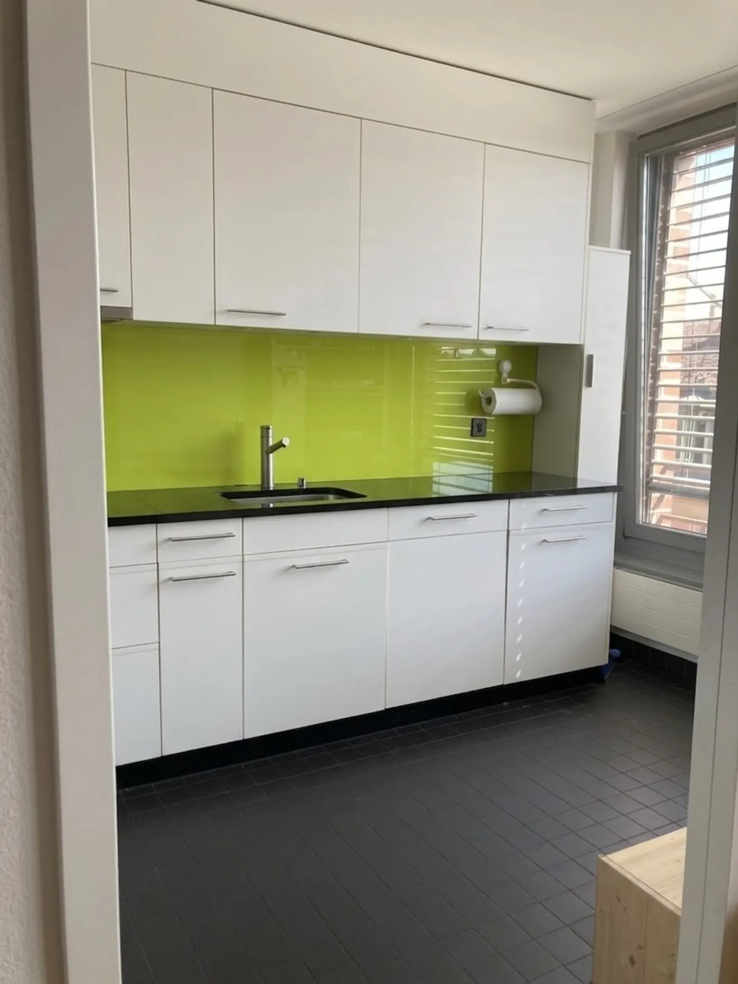 Spacious Apartment with Terrace - Photo 3 of 7
