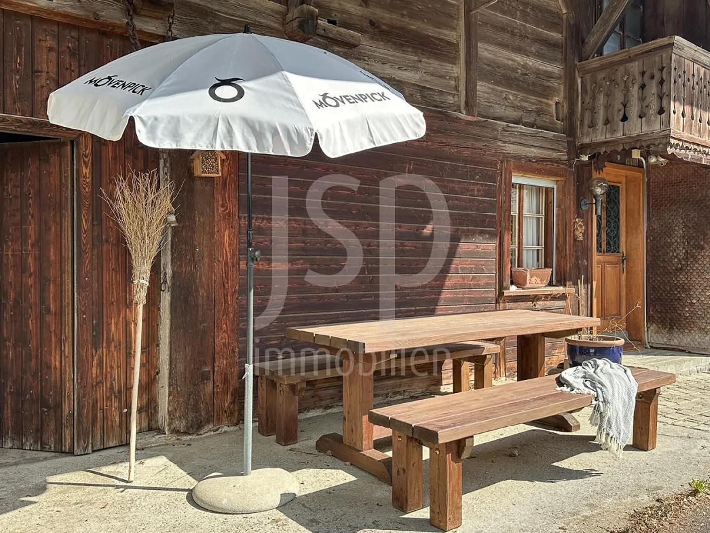 Well-kept farmhouse with 3,397m2 plot - Photo 10 of 25