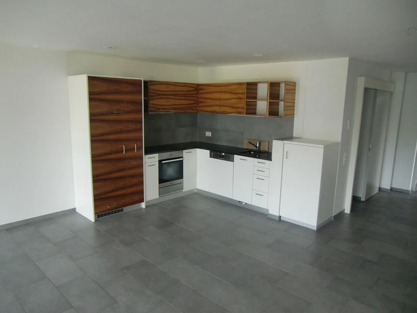 Geräumige Erdgeschosswohnung - Foto 3 von 9