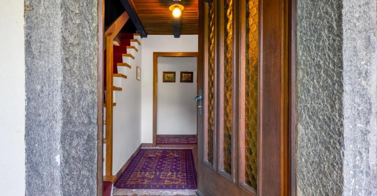 The house for your family, immersed in greenery and bathed in sunlight! - Photo 2 of 11