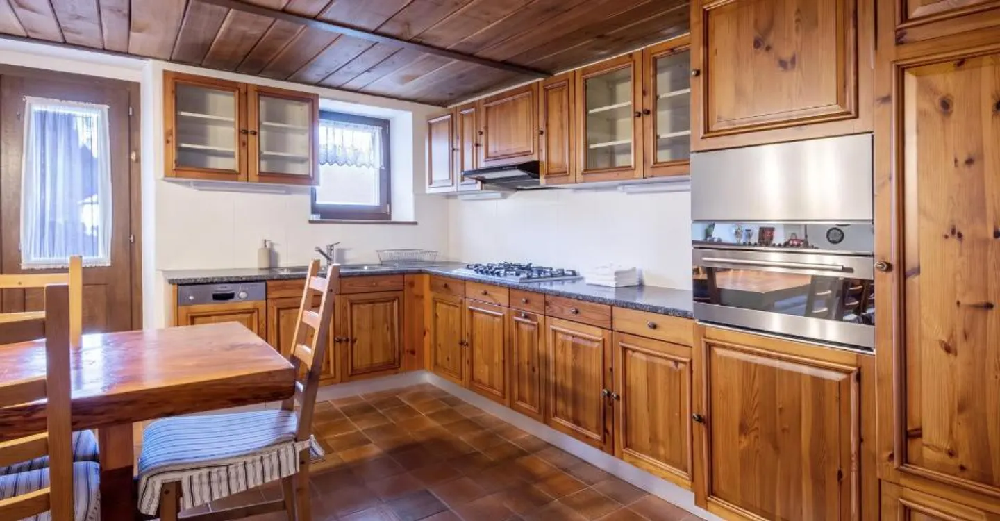 The house for your family, immersed in greenery and bathed in sunlight! - Photo 3 of 11