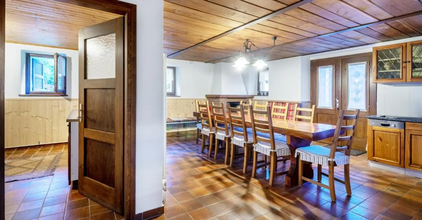 The house for your family, immersed in greenery and bathed in sunlight! - Photo 4 of 11