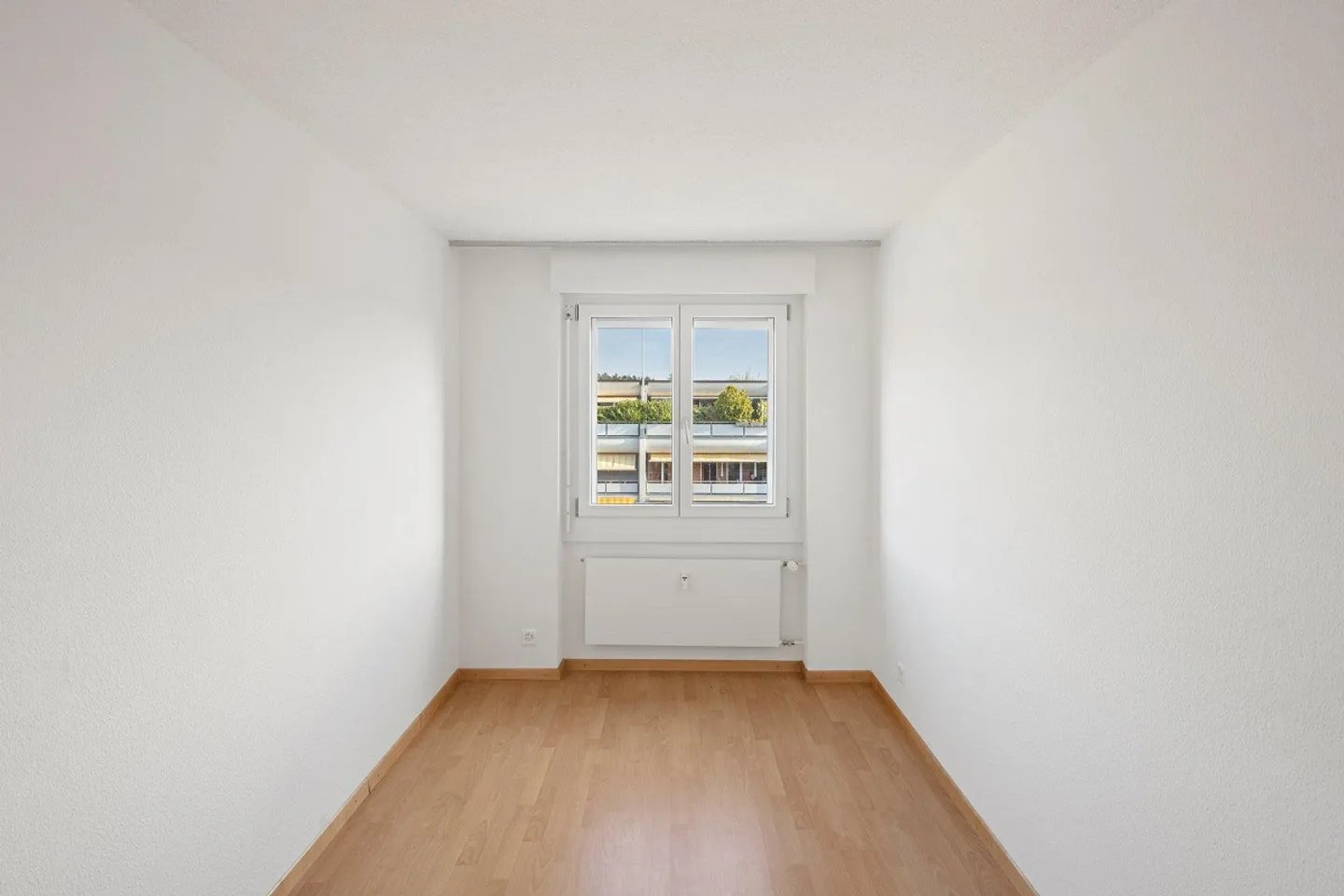 NO RENTAL DEPOSIT - In a quiet area with a large balcony - Photo 9 of 9