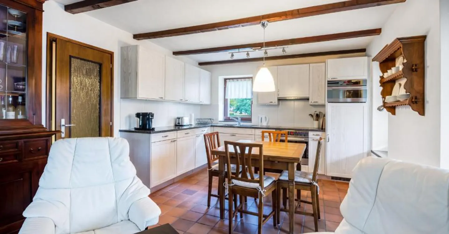 The house for your family, immersed in greenery and bathed in sunlight! - Photo 6 of 11