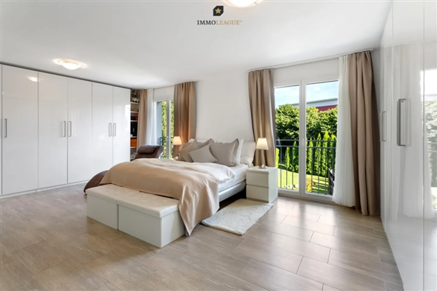 Maison de rangée bien entretenue avec terrasse et jardin dans un emplacement de choix. - Photo 4 sur 10