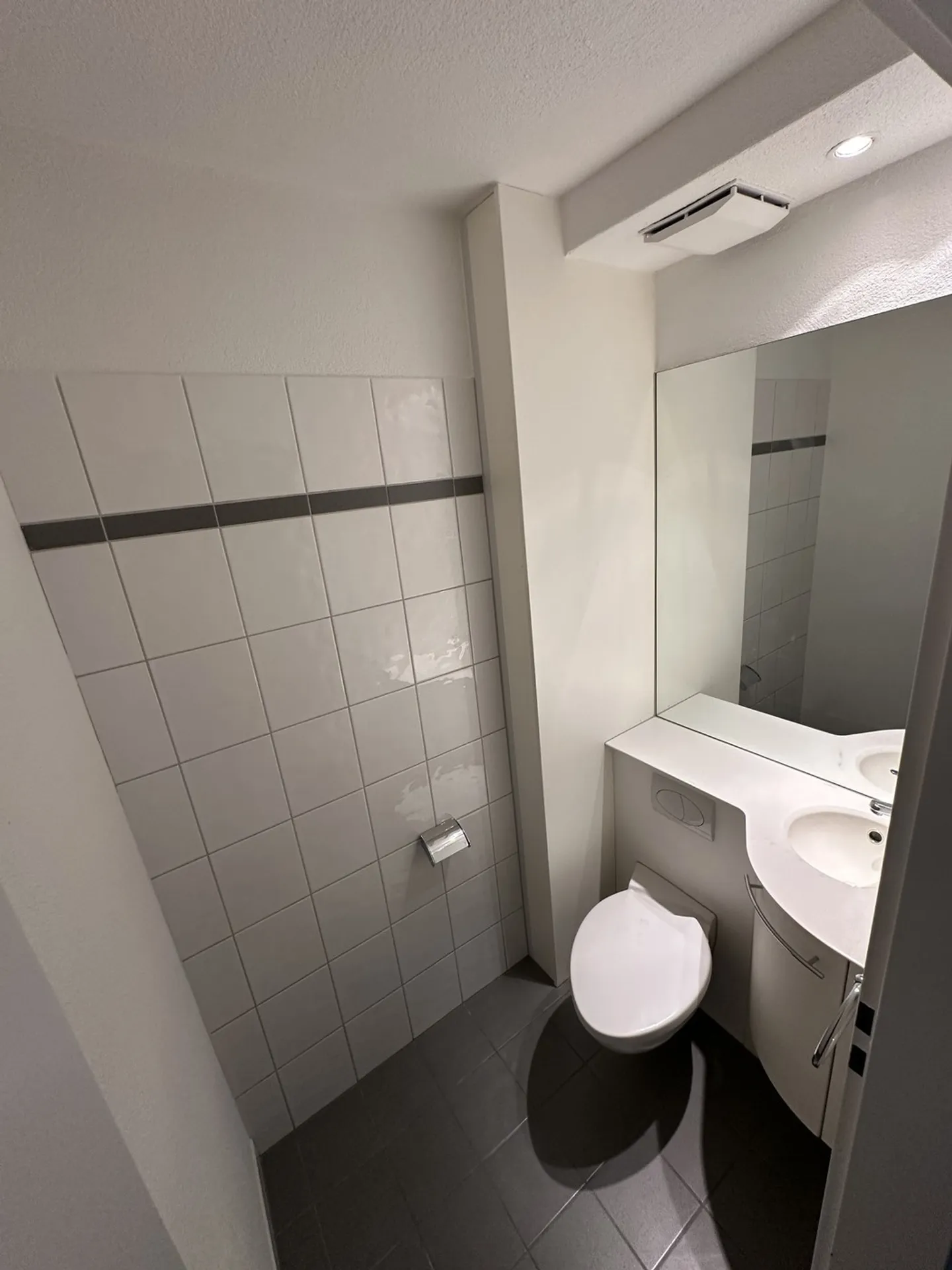 Appartamento accogliente di 4,5 stanze in posizione centrale - Foto 9 di 11