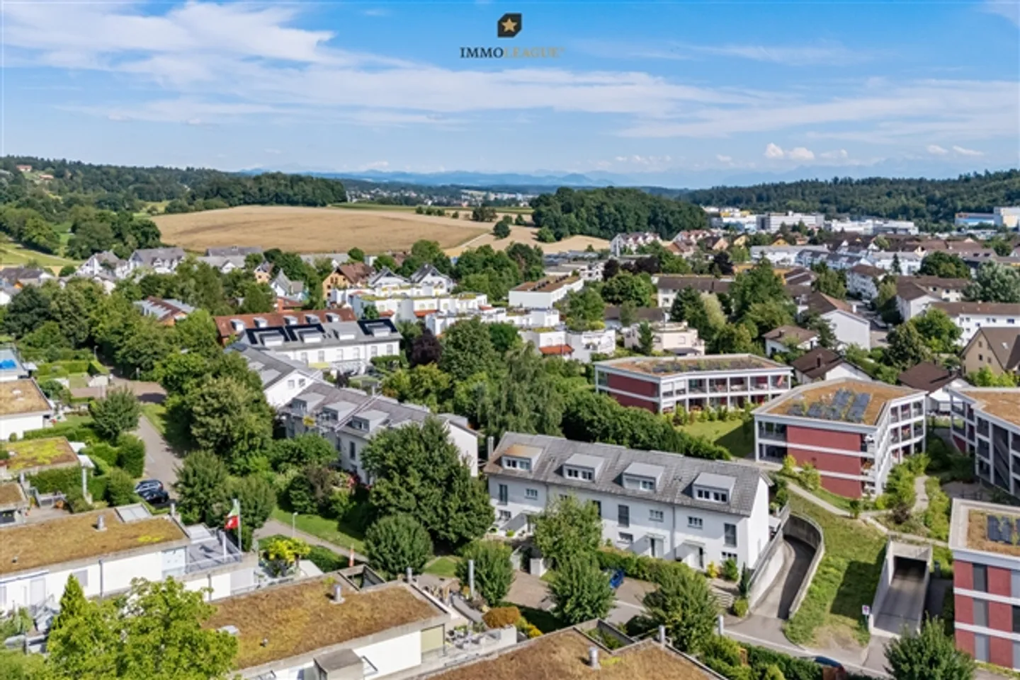 Maison de rangée bien entretenue avec terrasse et jardin dans un emplacement de choix. - Photo 8 sur 10