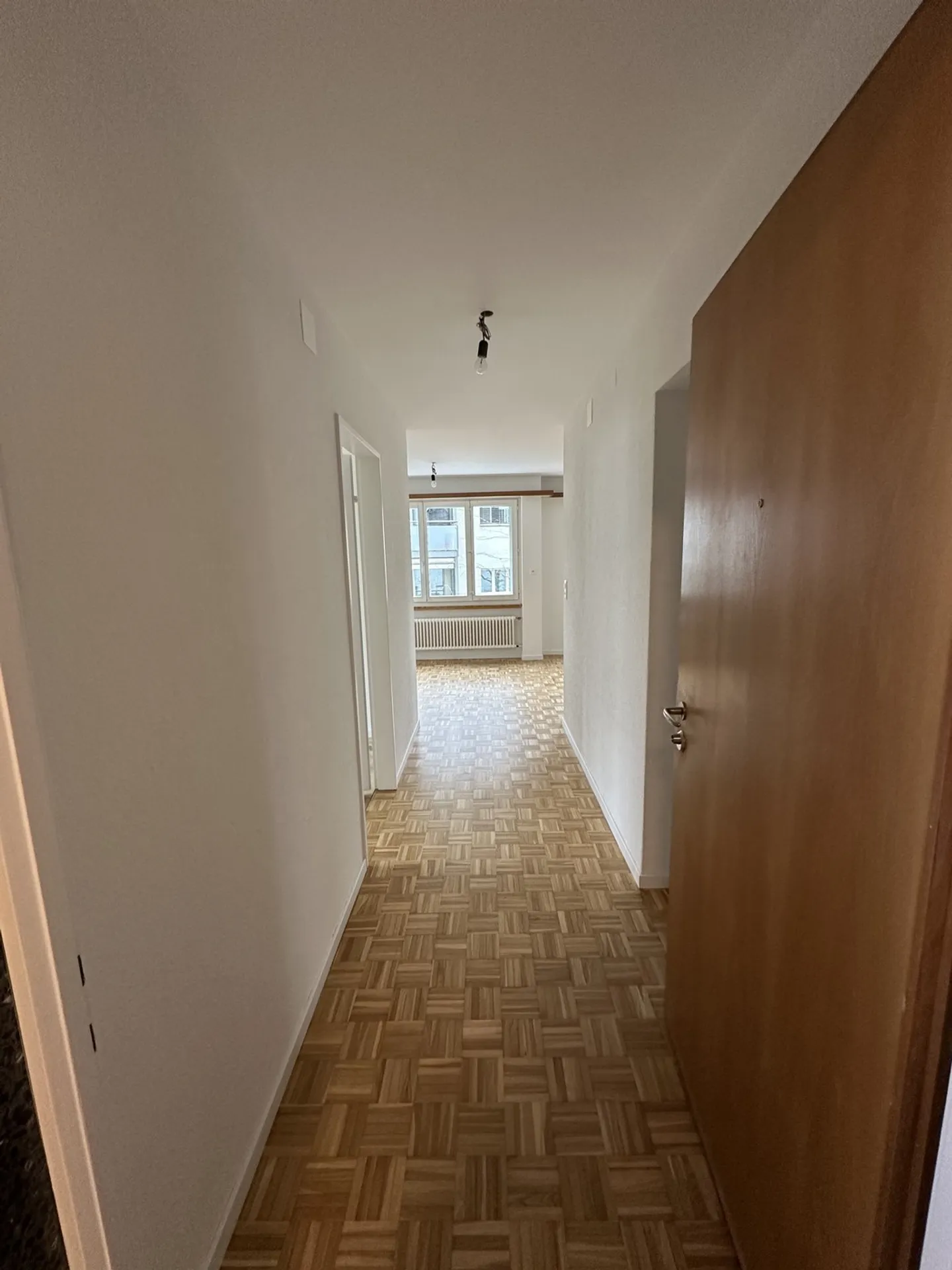 Appartamento accogliente di 4,5 stanze in posizione centrale - Foto 2 di 11