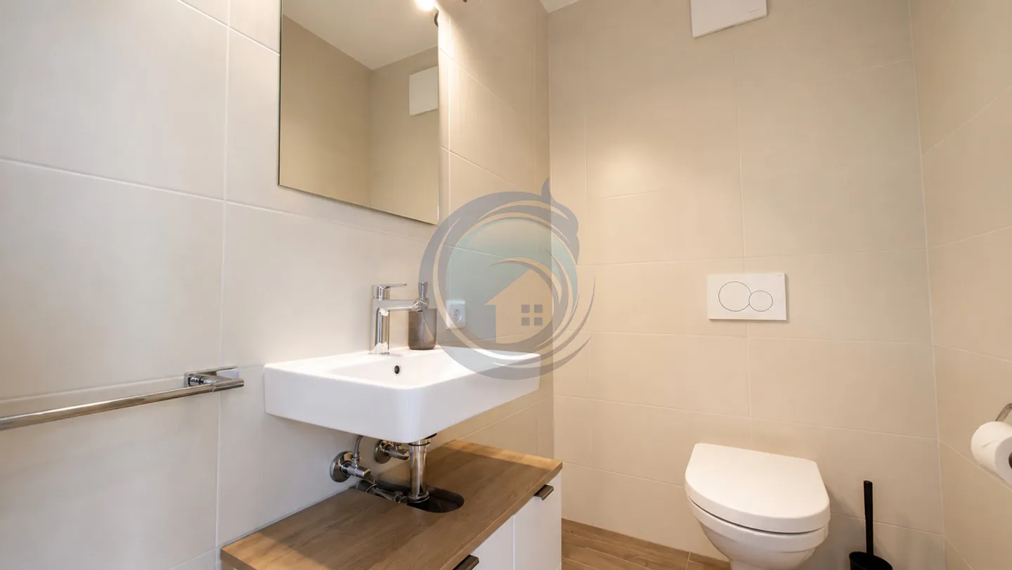 Spacious 4.5 Room Apartment on Garden Level - Photo 15 of 17