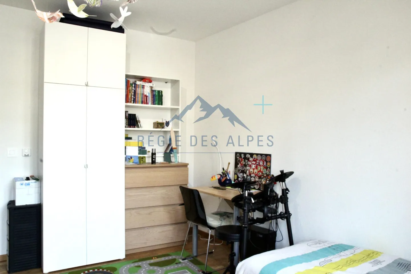 Modern 4.5-room apartment with terrace by the river in Vallorbe - Photo 7 of 14