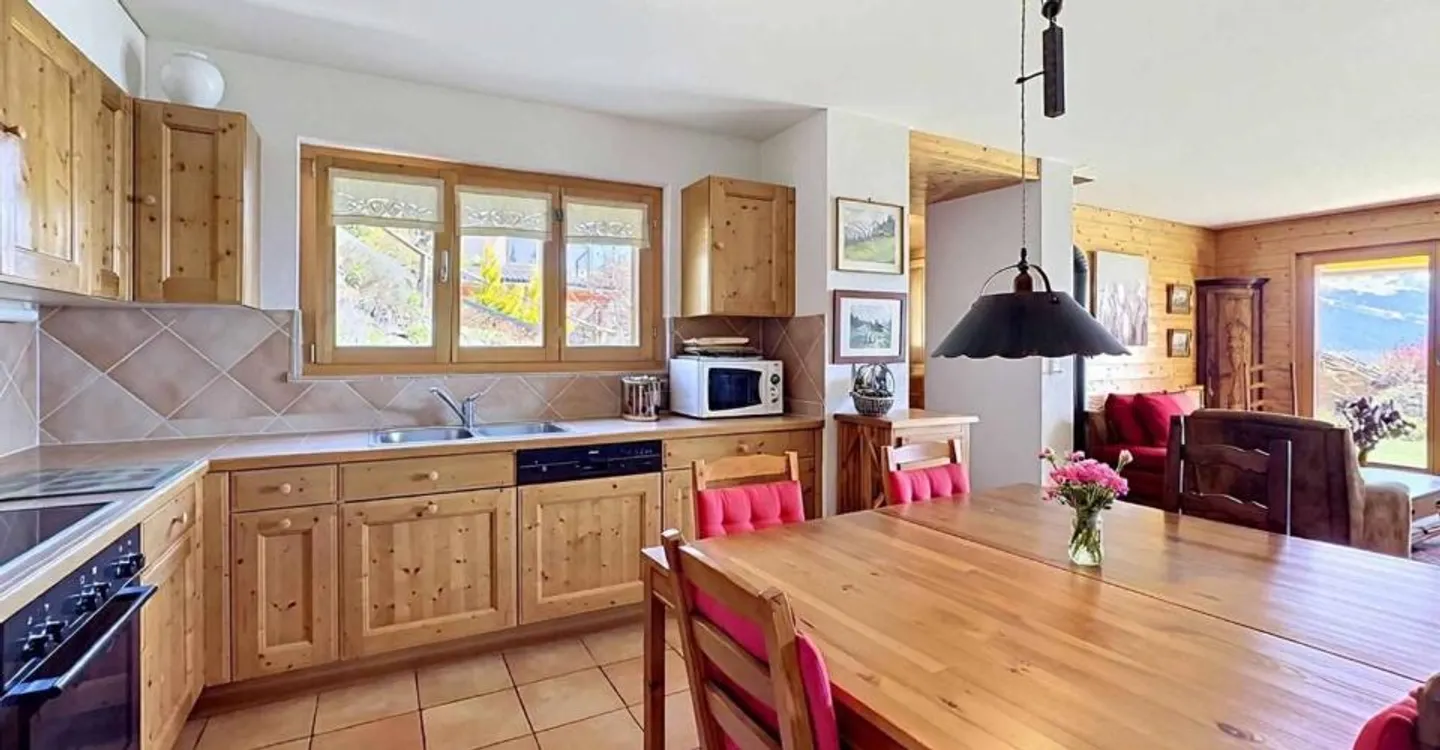 Herzstück: Charmante Duplexwohnung mit Garten und Panoramablick - Foto 3 von 13