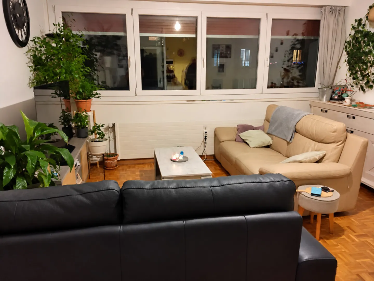 Spacious Apartment in Les Acacias - Photo 2 of 6
