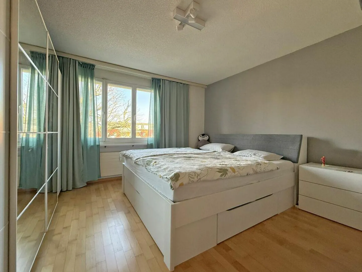 4.5-room apartment including hobby room and two parking spaces - Photo 8 of 11