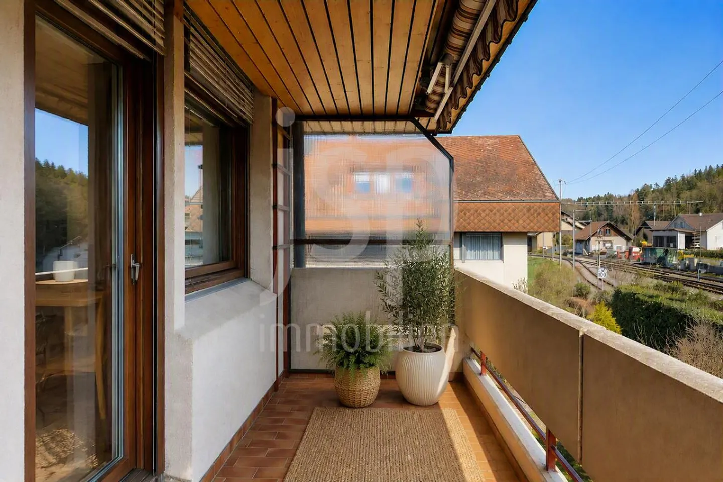 A practical 3.5 room apartment directly at the train station in Niederscherli - Photo 2 of 14