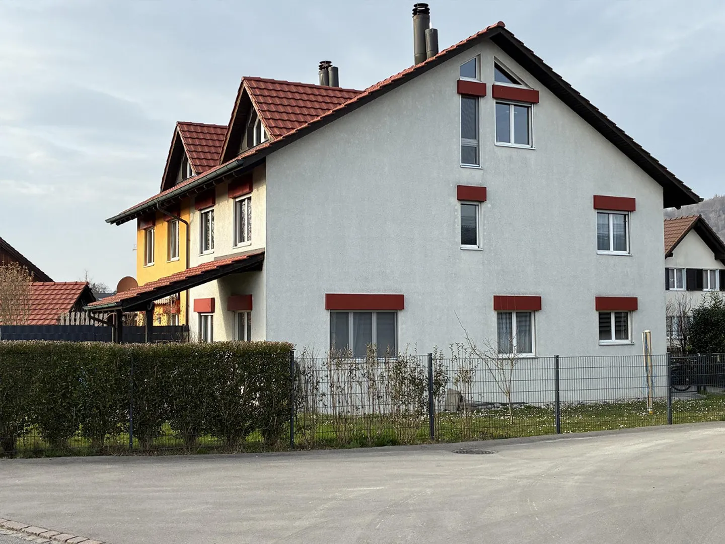 Charming 6.5-room semi-detached house in a quiet location of Eschenz - Photo 12 of 12