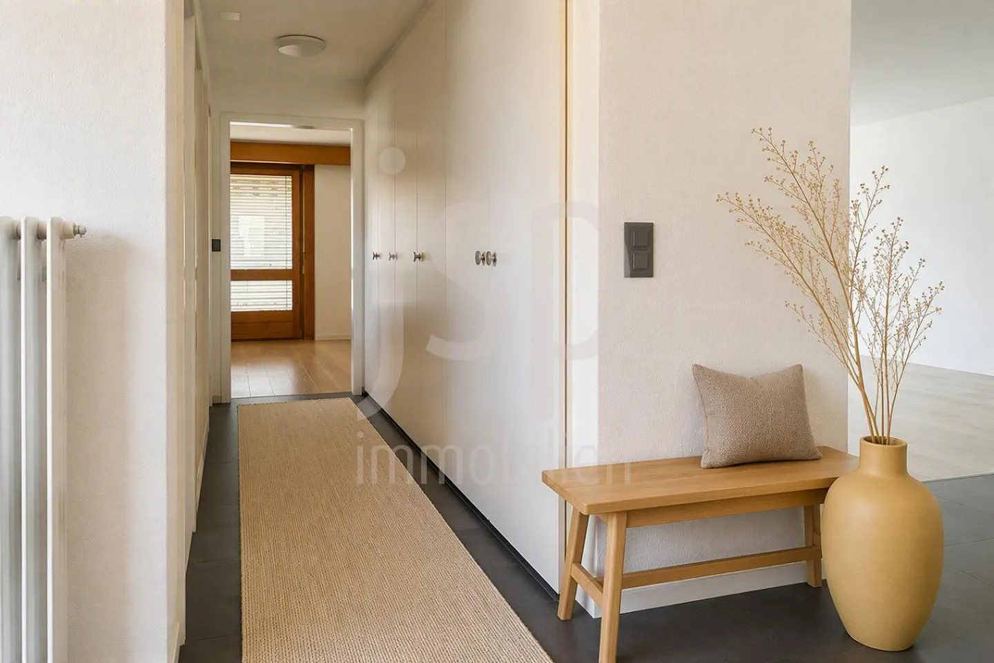 A practical 3.5 room apartment directly at the train station in Niederscherli - Photo 5 of 14