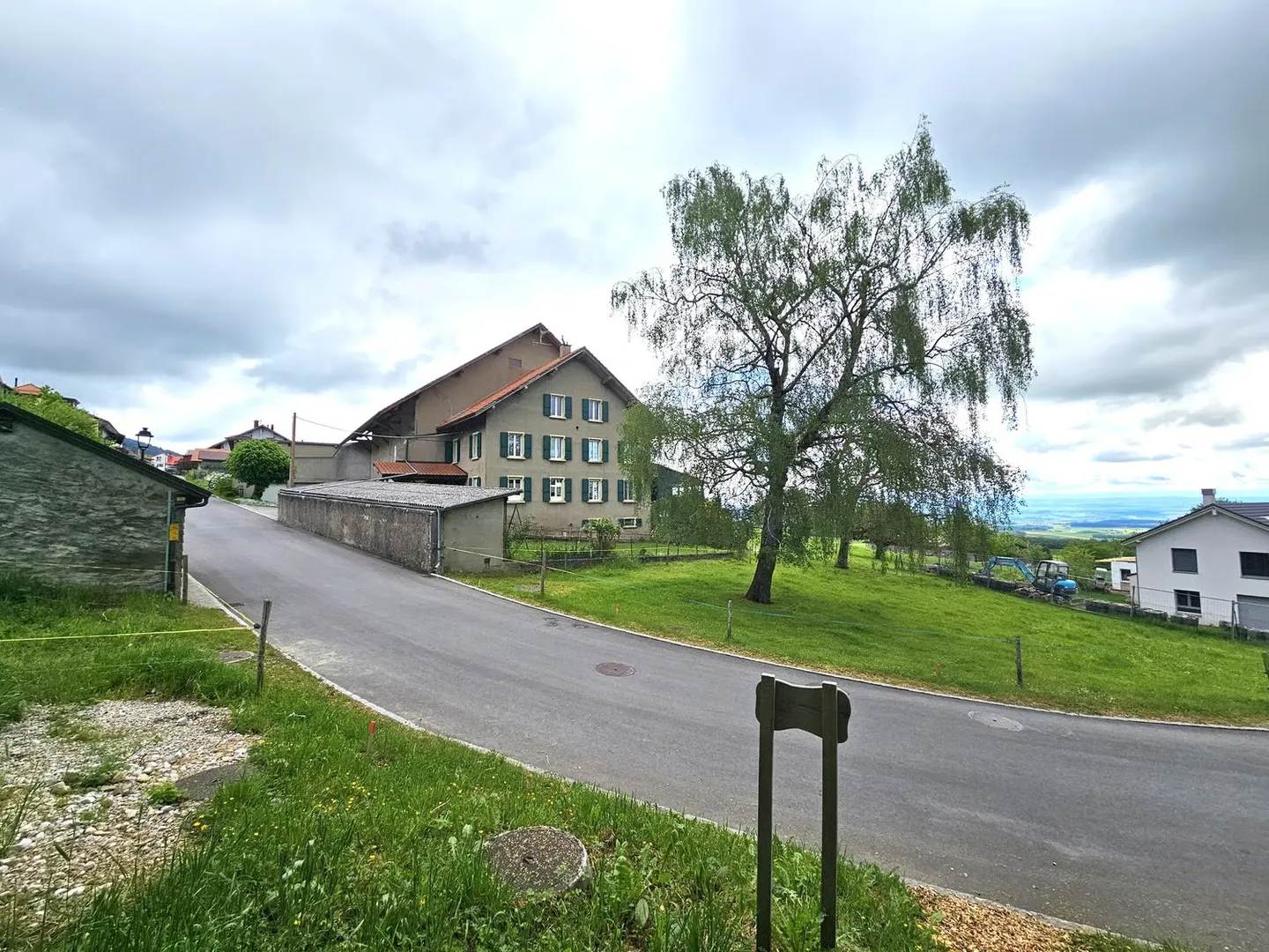 Casa di villaggio e rurale, ca. 6.850 m3 - Foto 2 di 7