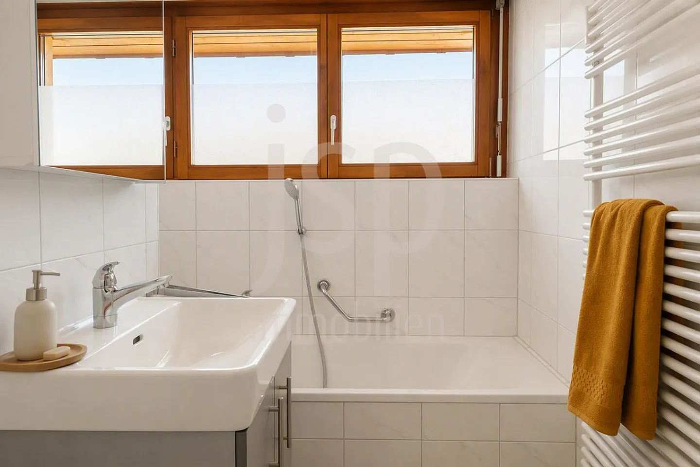 A practical 3.5 room apartment directly at the train station in Niederscherli - Photo 7 of 14