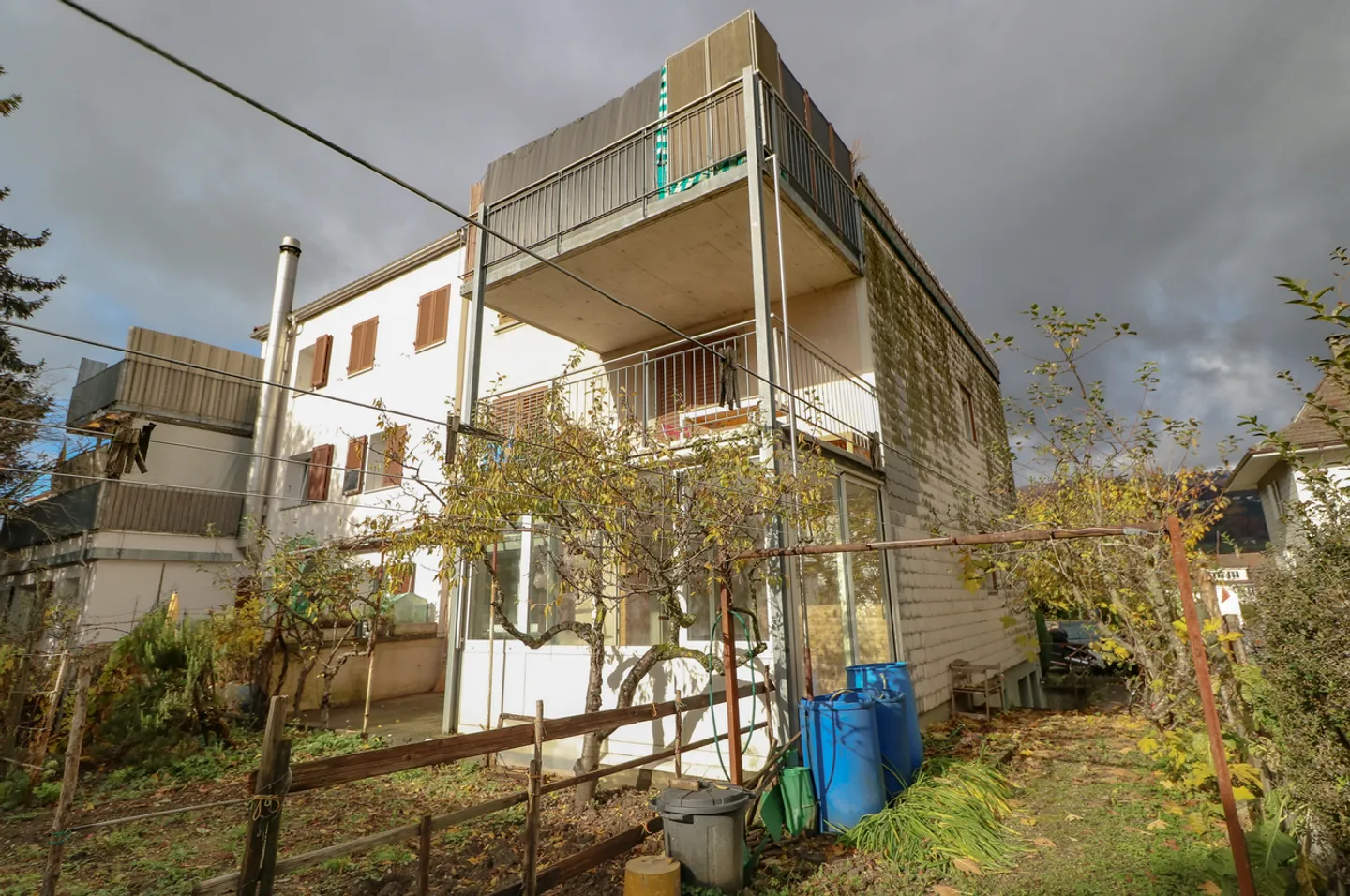 3-family house in the Linden district - Photo 2 of 8