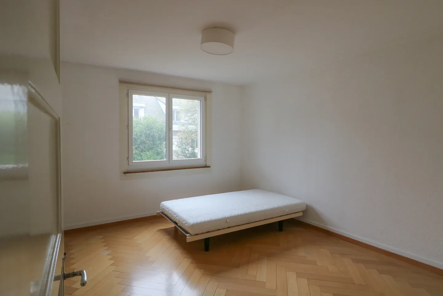 3-family house in the Linden district - Photo 8 of 8