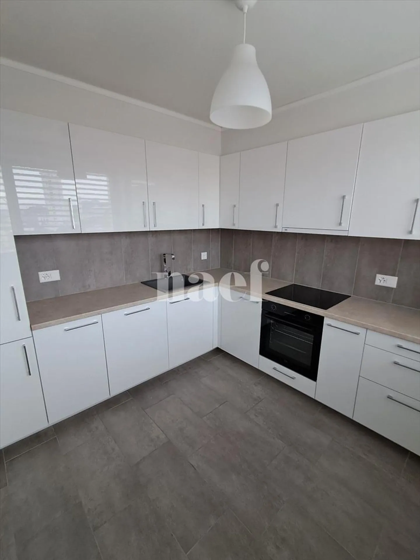 3.5-room apartment on the 8th floor with elevator - Photo 3 of 8