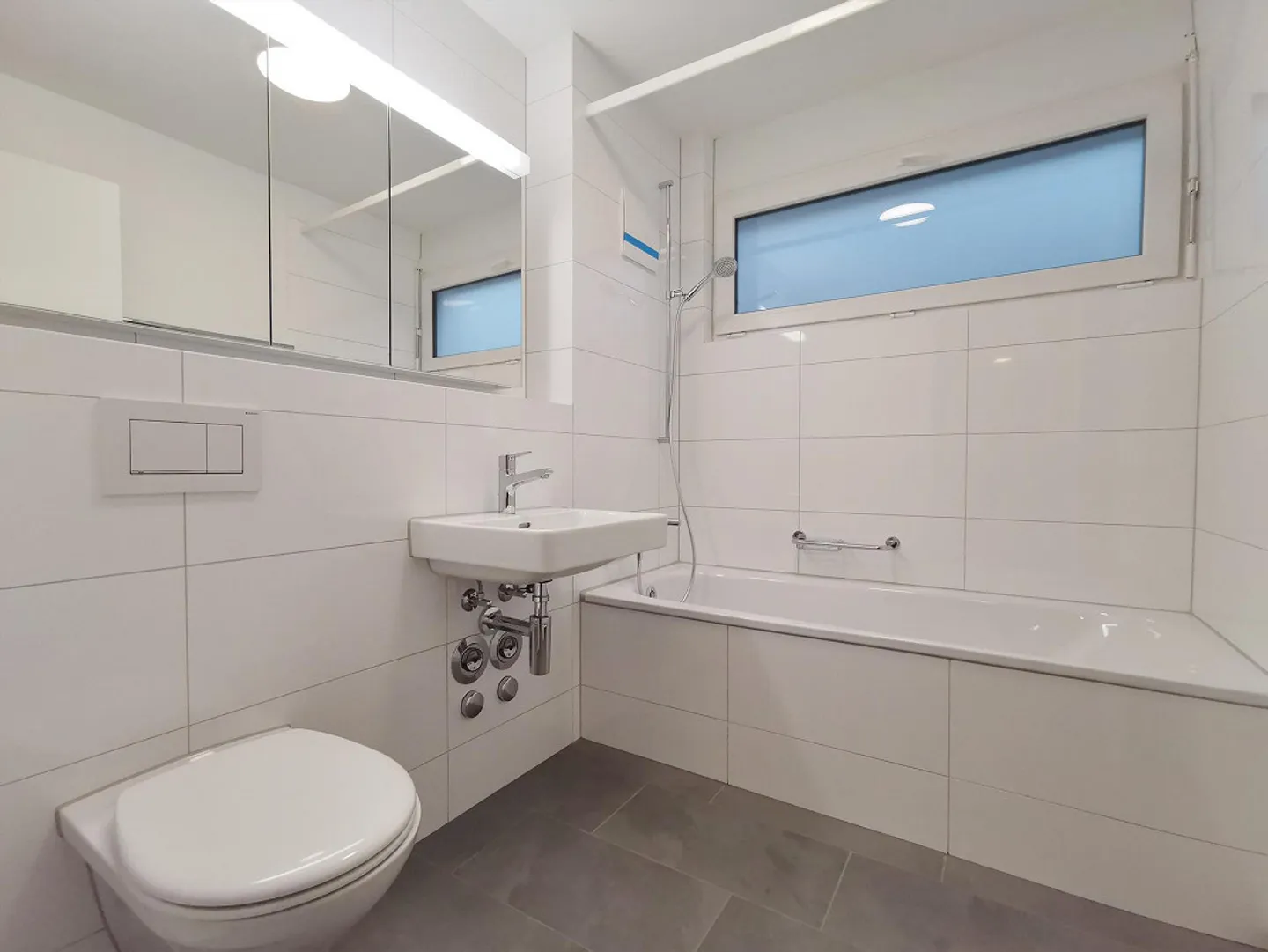 Appartement moderne et lumineux de 3.5 pièces 1er étage droite / B5 - Photo 3 sur 6