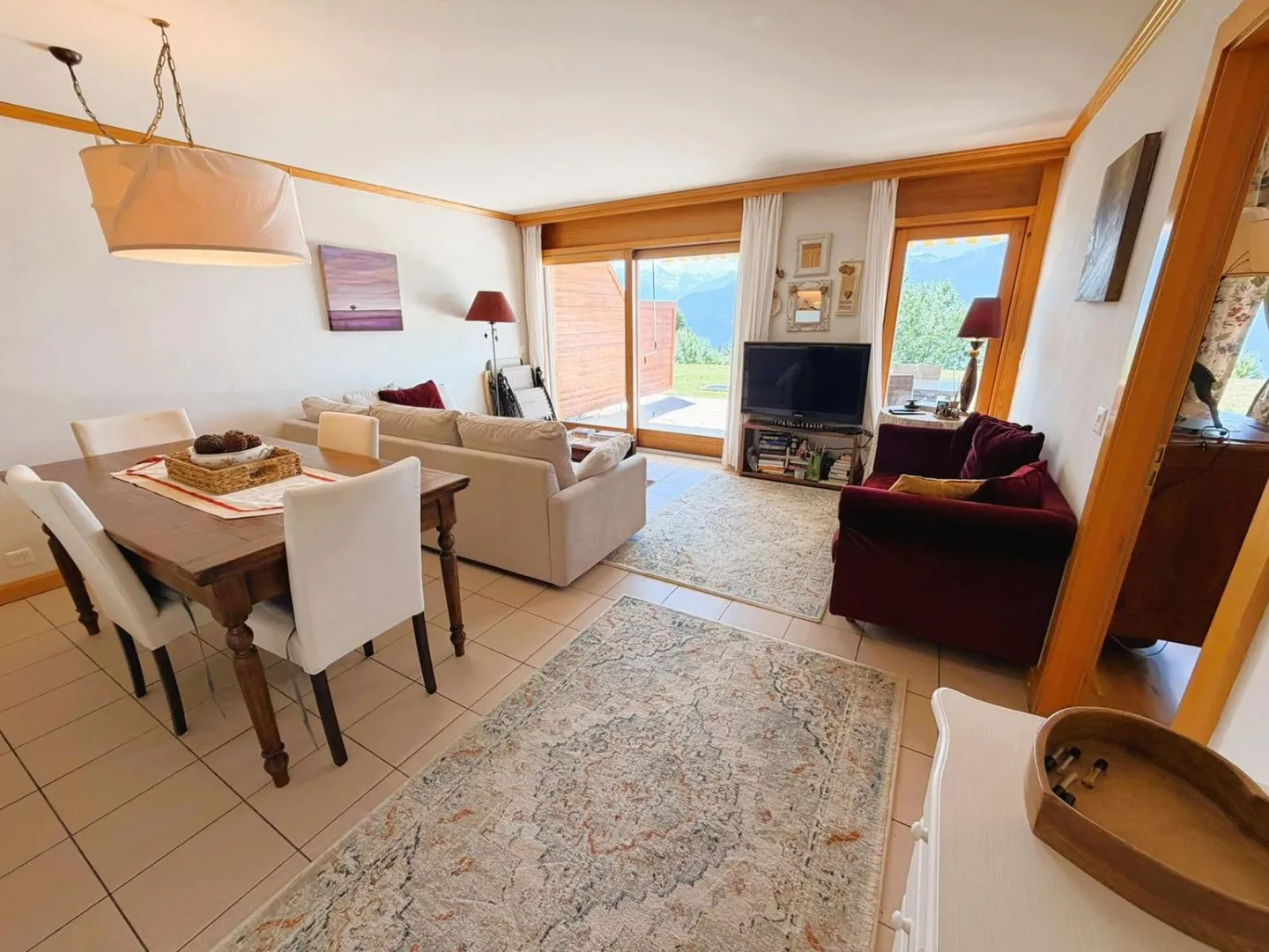 Magnificent 2.5-Room Apartment - Spacious and Bright - Superb Terrace - Exceptional View - Quiet Location - Photo 7 of 17
