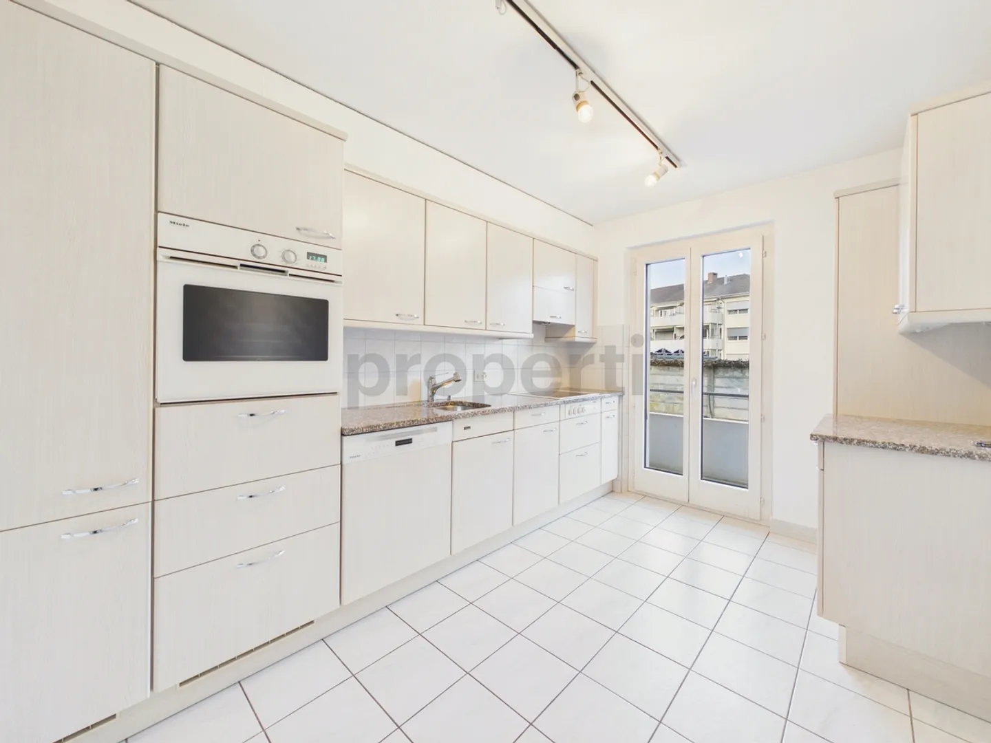 Helle 4-Zimmer-Wohnung in Murten - Foto 4 von 12