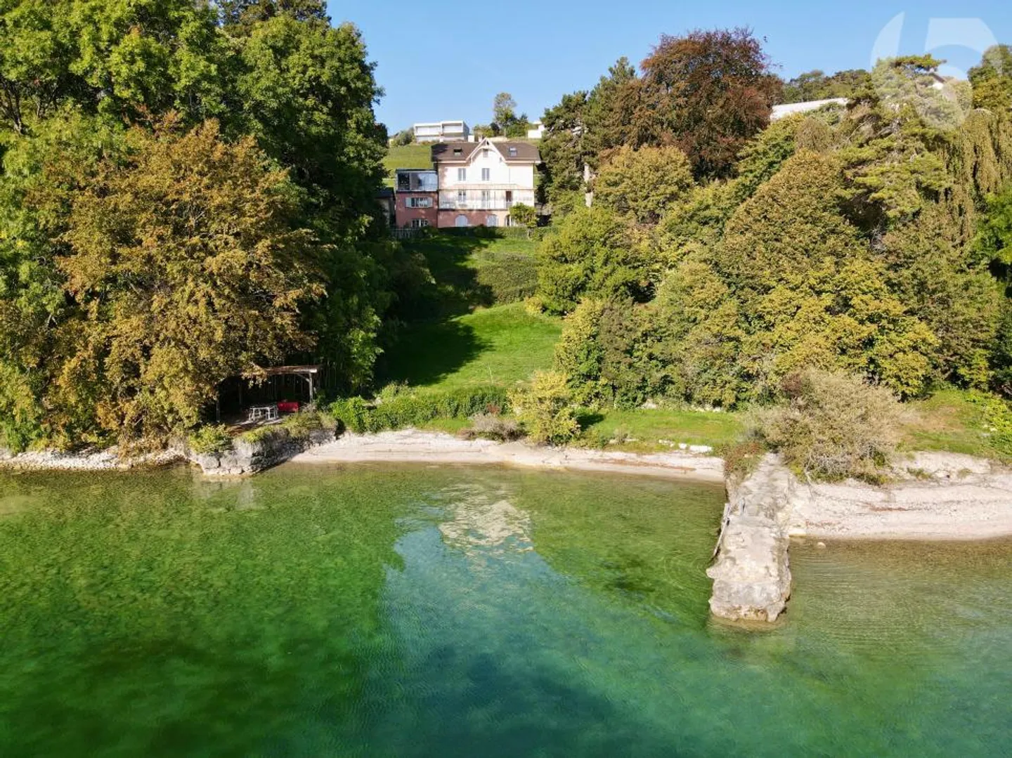 Seltenes Objekt: Gebäude aus dem 19. Jahrhundert mit privatem Strand und Ponton - Foto 4 von 11