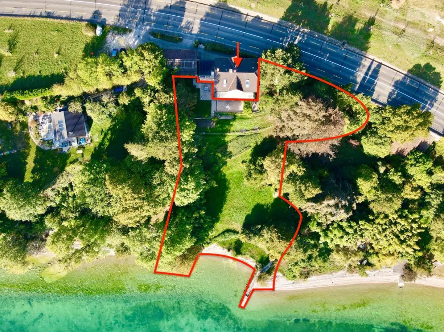 Seltenes Objekt: Gebäude aus dem 19. Jahrhundert mit privatem Strand und Ponton - Foto 10 von 11