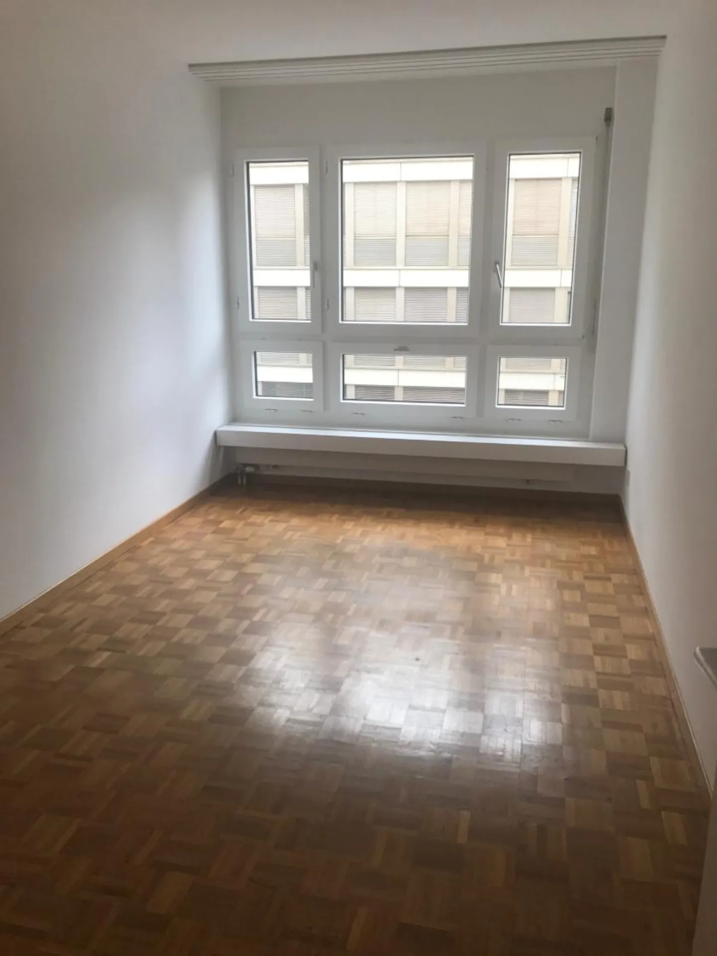 Appartamento 4 stanze nel cuore di Oerlikon urbano, centrale, disponibile per un periodo limitato - Foto 3 di 8