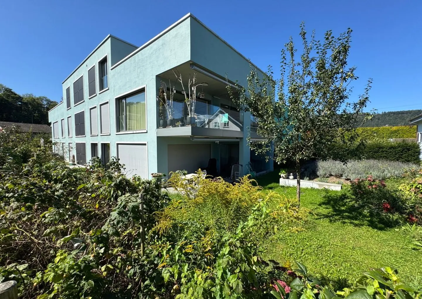 GRANDE GIARDINO - ALTA QUALITÀ - OPZIONALE CON STUDIO INDIPENDENTE! - Foto 1 di 8