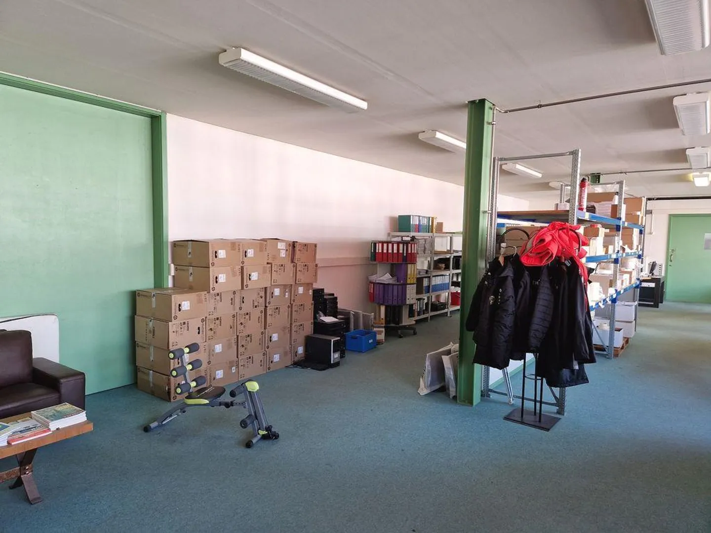 Commercial space for rent - Photo 3 of 6