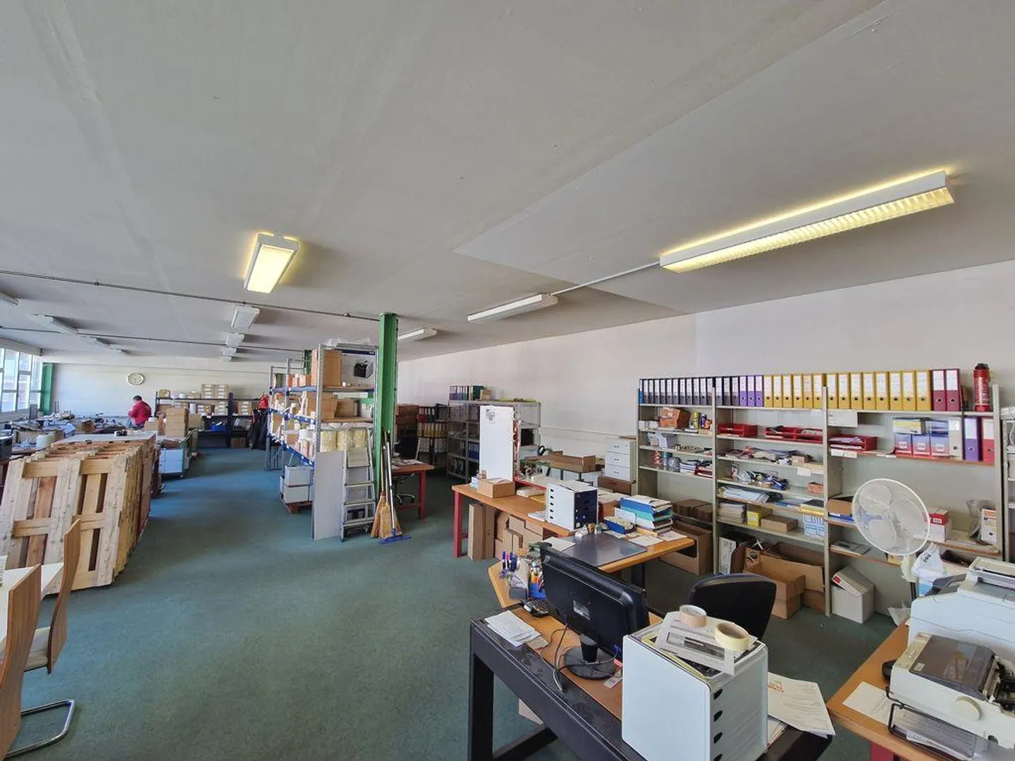 Commercial space for rent - Photo 4 of 6