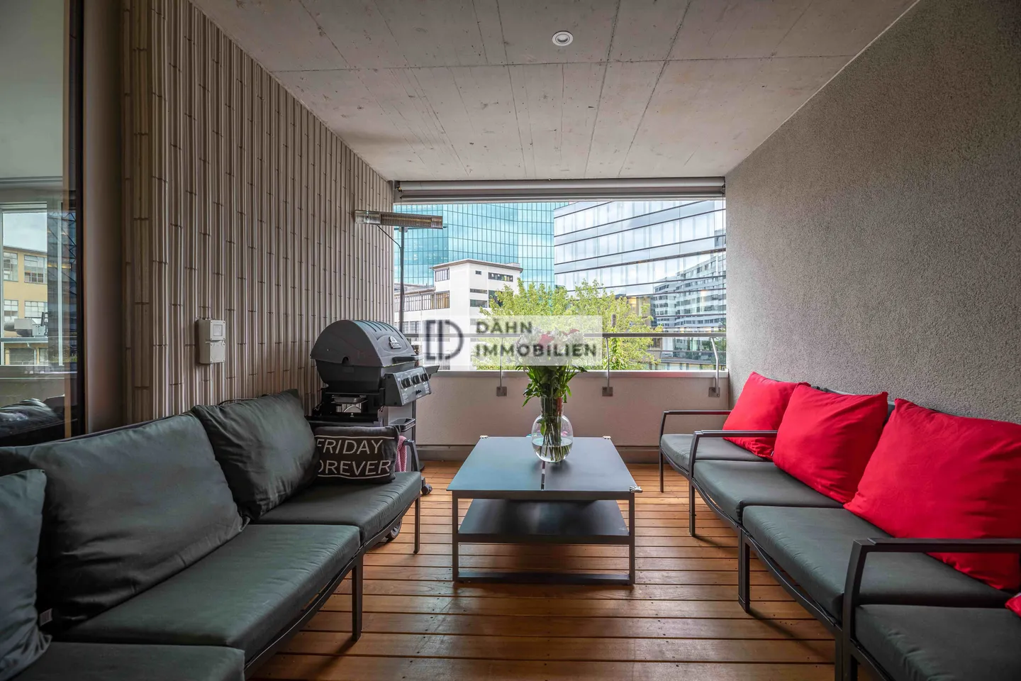 3.5-room Minergie apartment with loggia for rent in Zurich - Photo 1 of 11