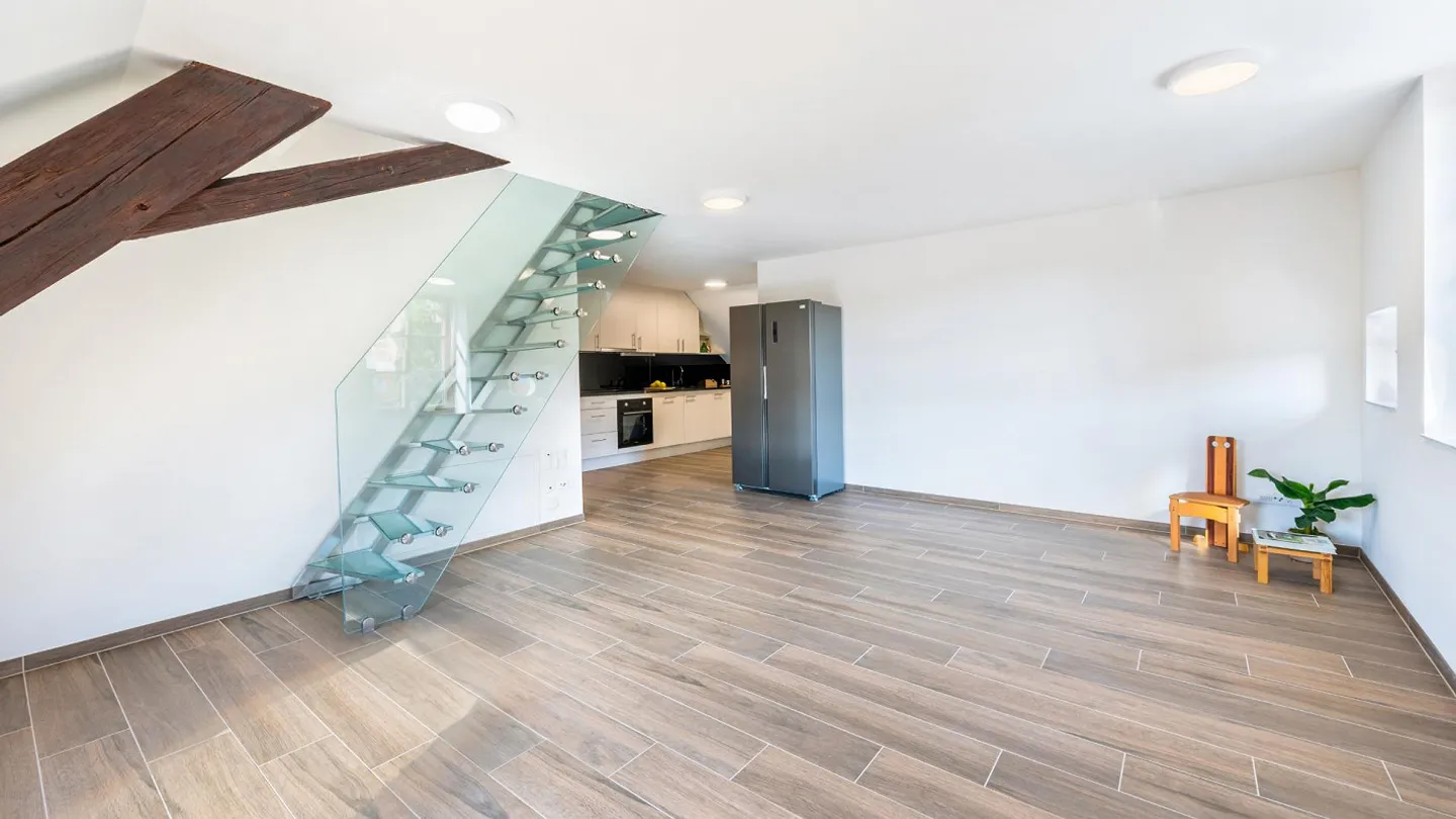 Maisonette de rêve 4 pièces avec terrasse et galerie - Photo 2 sur 13