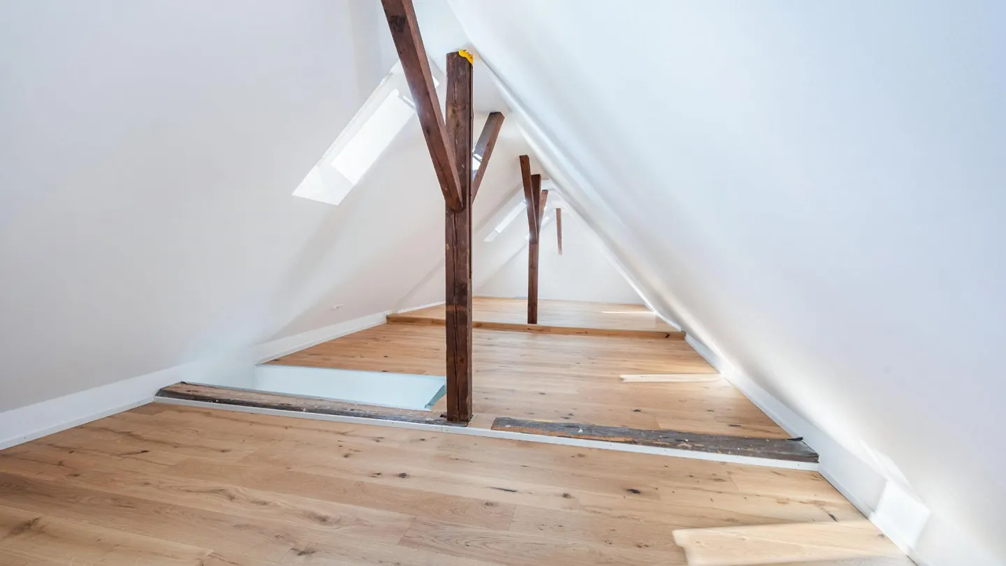 Maisonette de rêve 4 pièces avec terrasse et galerie - Photo 8 sur 13