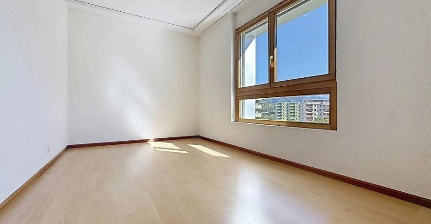 Angenehme 4,5-Zimmer-Wohnung von 100m2 - Foto 4 von 13