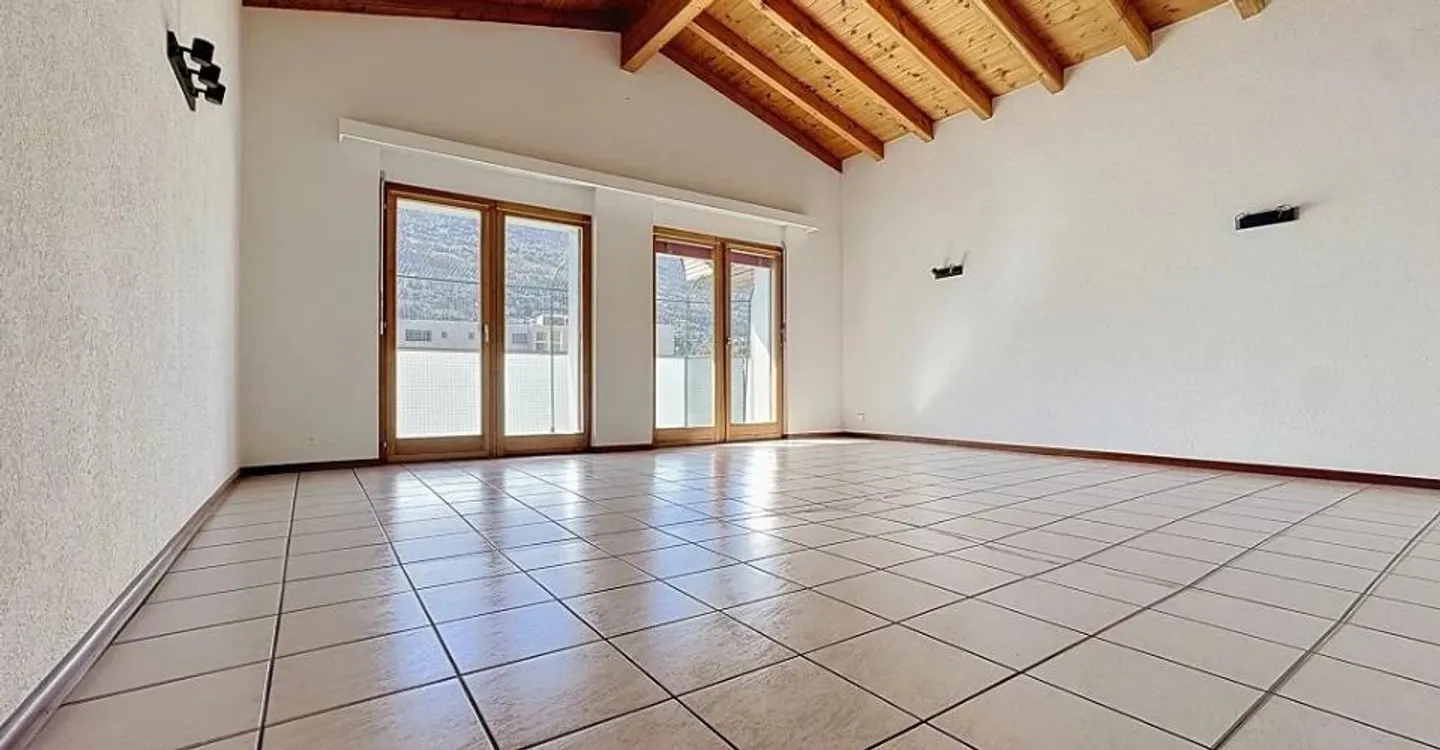 Angenehme 4,5-Zimmer-Wohnung von 100m2 - Foto 1 von 13
