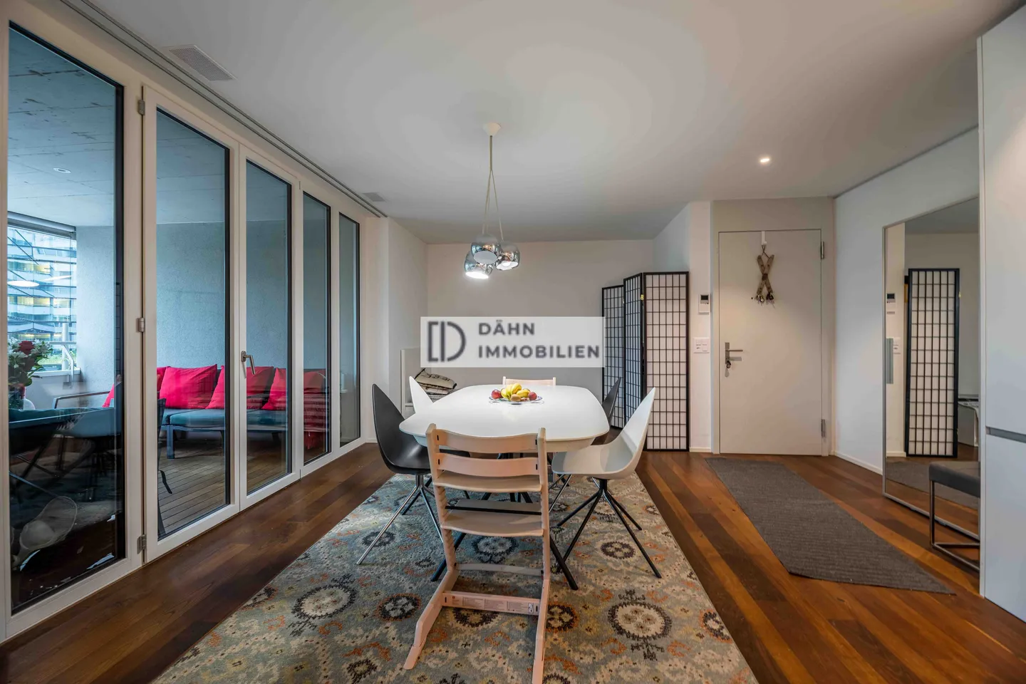 3.5-room Minergie apartment with loggia for rent in Zurich - Photo 3 of 11