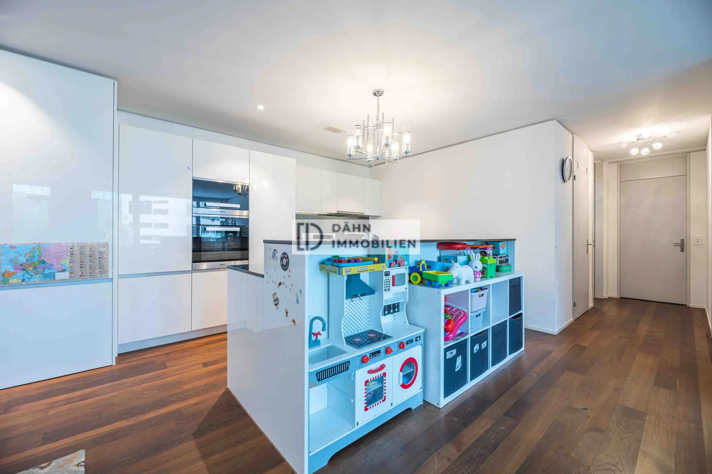 3.5-room Minergie apartment with loggia for rent in Zurich - Photo 7 of 11