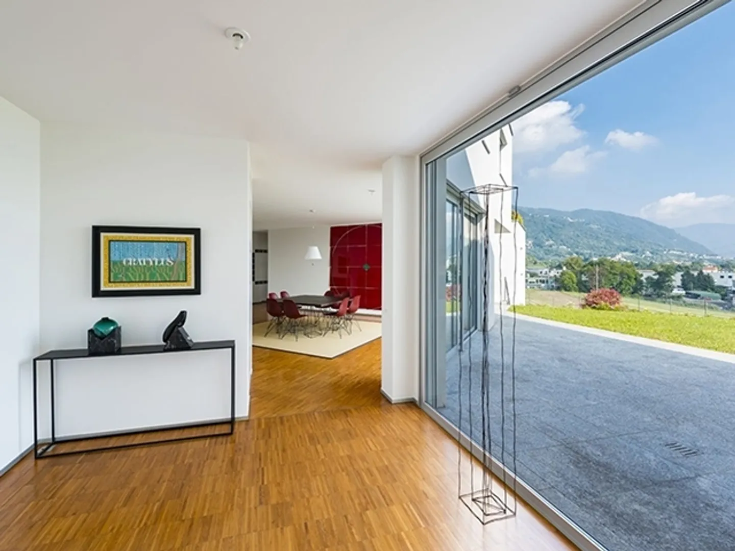 COLDREIO - MODERN STATELY VILLA - 10.0 ROOMS - Photo 3 of 5